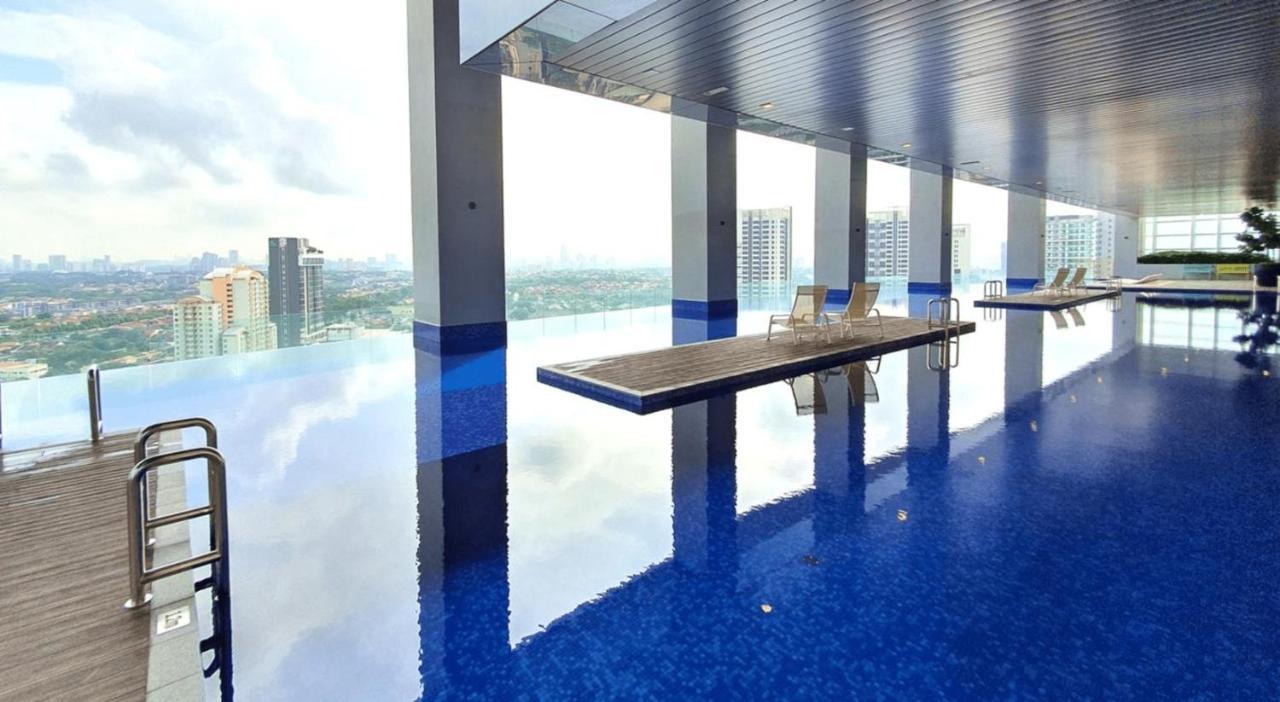 The Azure Residences Kampong Baharu Sungai Way Exterior foto