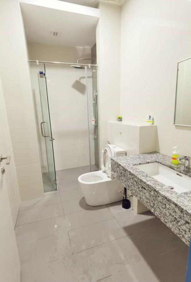 The Azure Residences Kampong Baharu Sungai Way Exterior foto