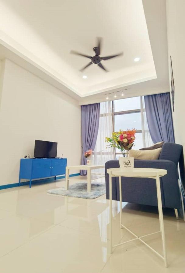 The Azure Residences Kampong Baharu Sungai Way Exterior foto